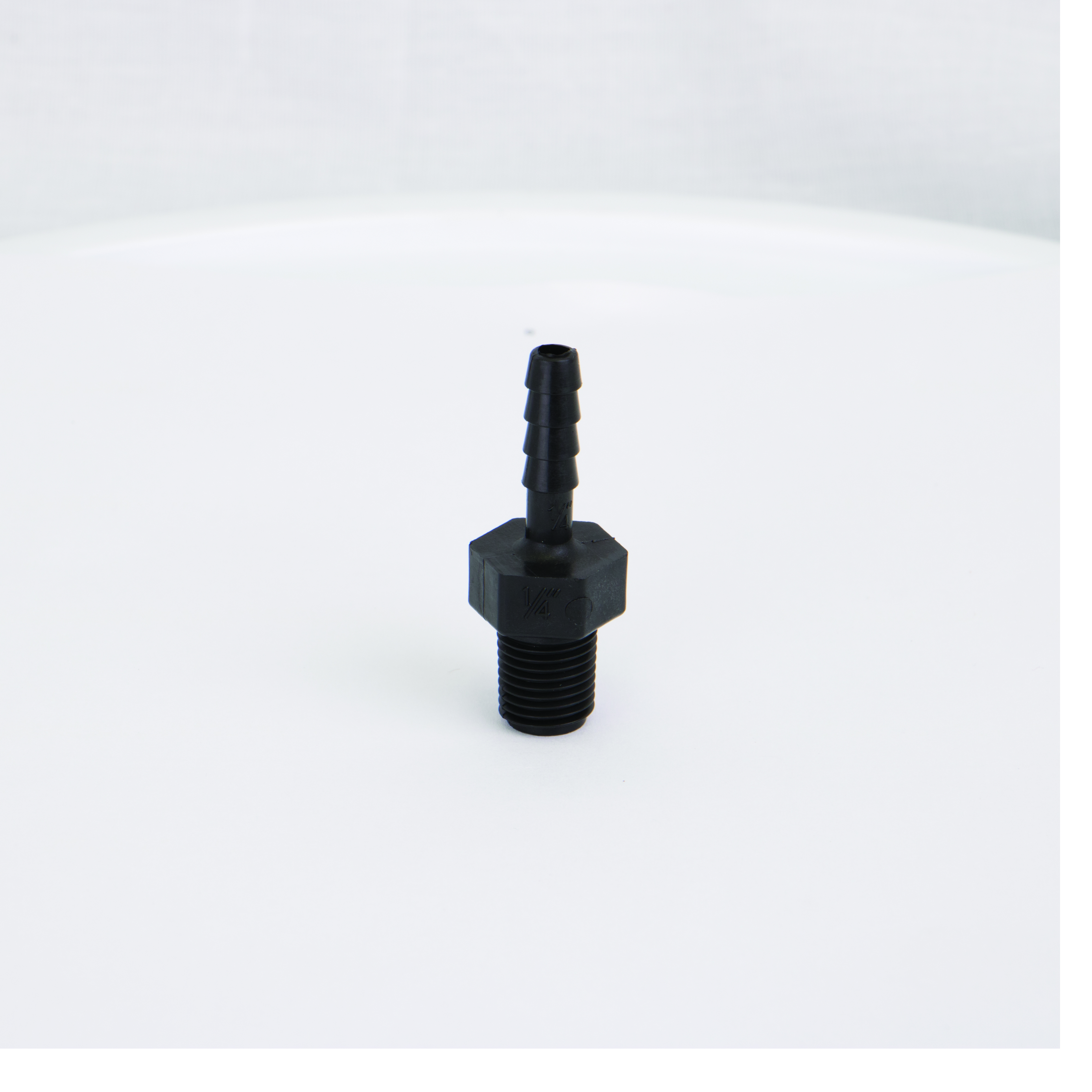 Straight Pipe Fittings: Male Thread .25 x .25 Inch Hose Shank